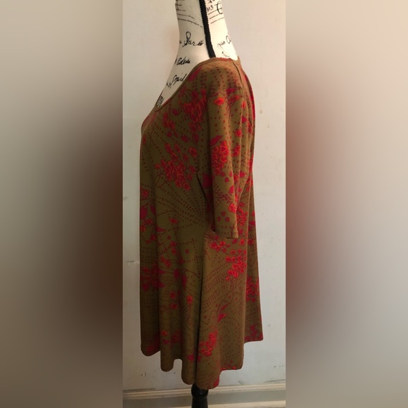 🌞LuLaRoe Perfect Tee Size Medium (Size Down 1-2) Floral - Picture 2 of 5